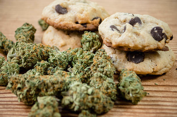 cannabis and cookies